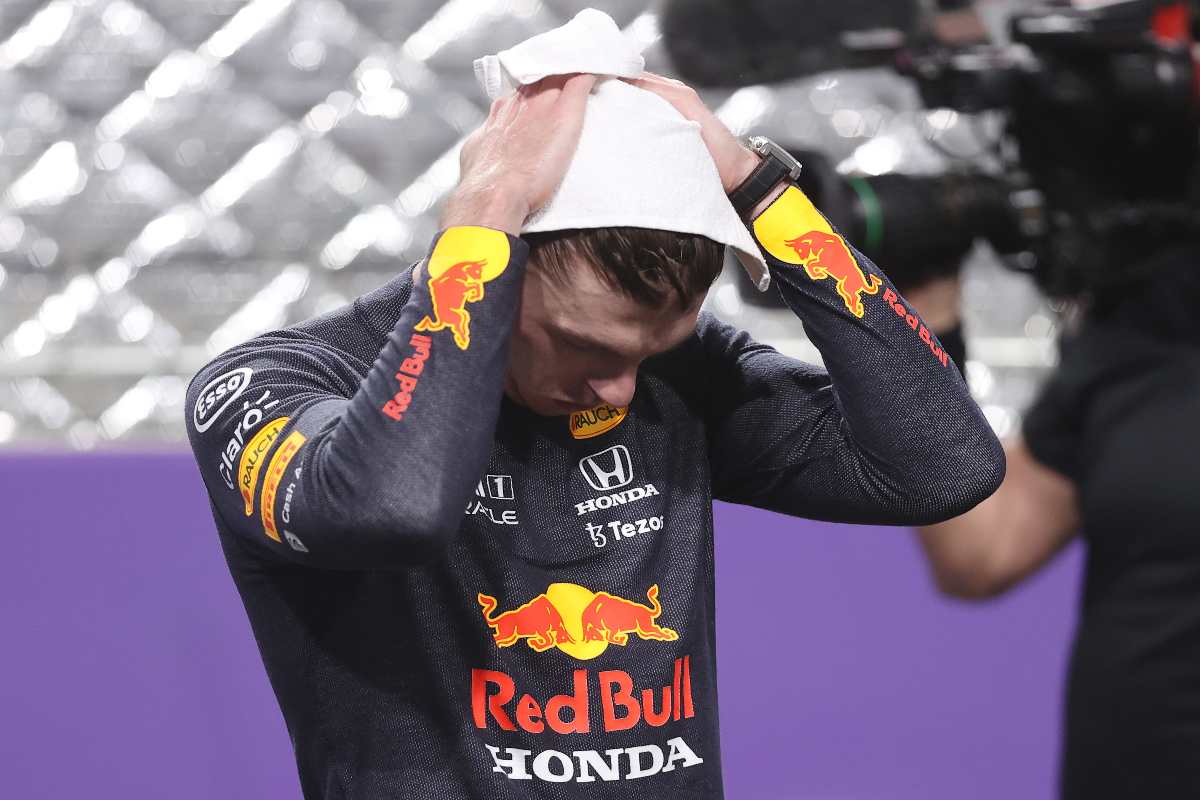 Verstappen deluso dopo le qualifiche a Jeddah (foto di Lars Baron/Getty Images)