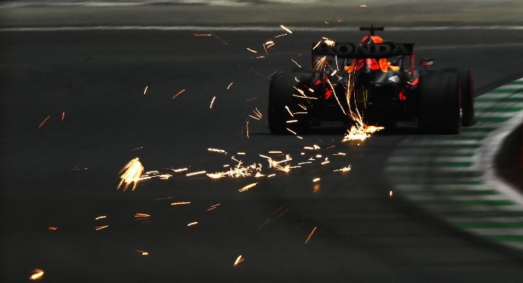 La Red Bull di Verstappen in pista (foto di Dan Mullan/Getty Images)