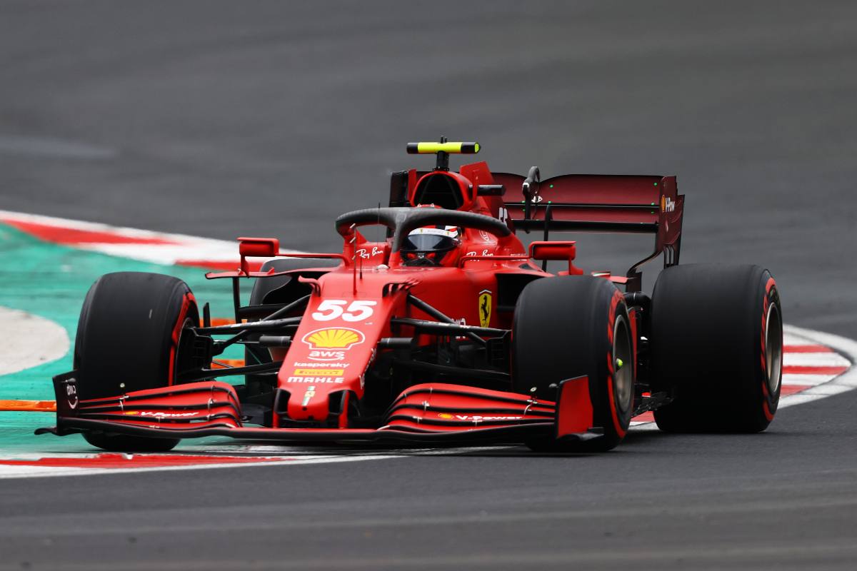 Carlos Sainz Jr, quinto nel mondiale piloti 2021 (foto di Bryn Lennon/Getty Images)