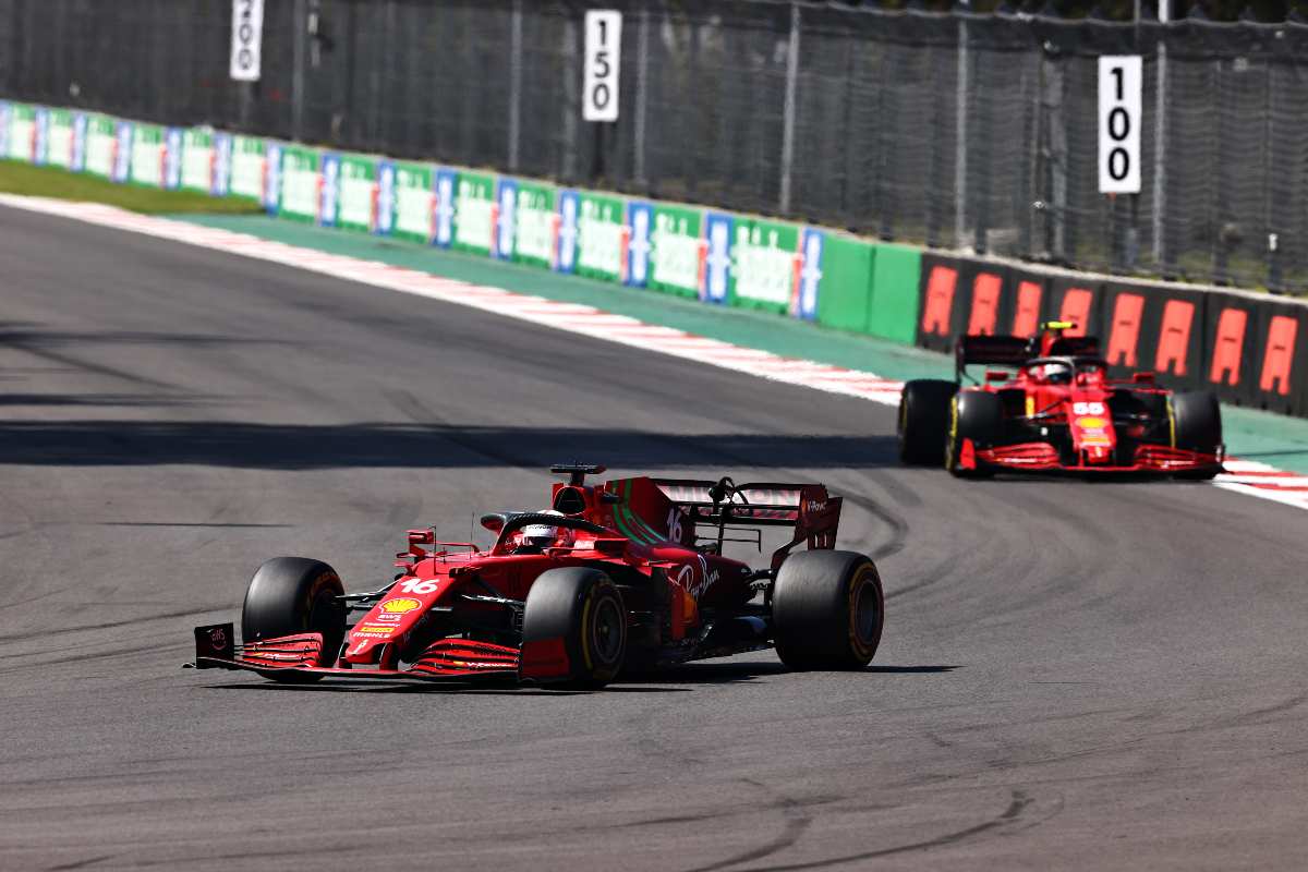 Leclerc e Sainz in pista (foto di Mark Thompson/Getty Images)