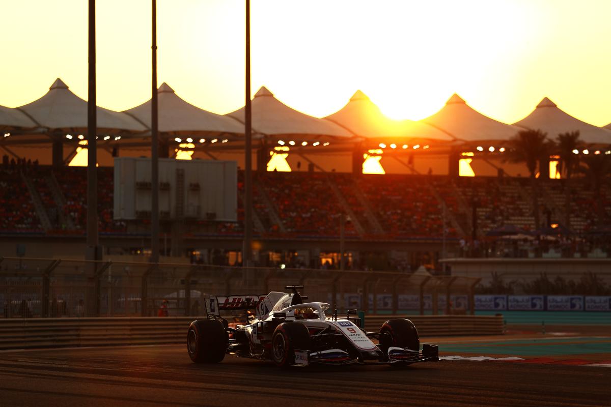Una fase delle prove del Gran Premio di Abu Dhabi di F1 2021 a Yas Marina