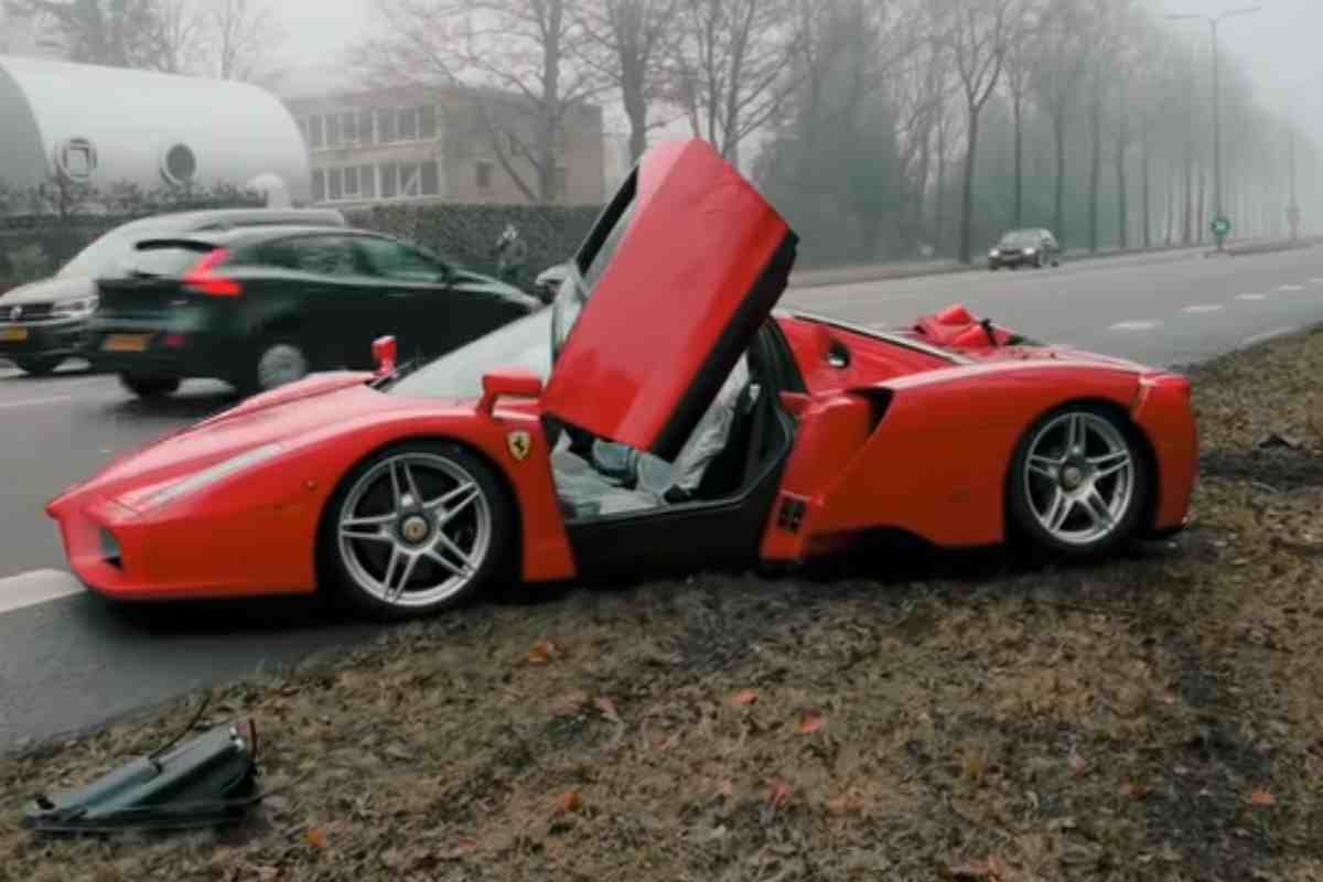 La Ferrari Enzo semi-distrutta nell'incidente