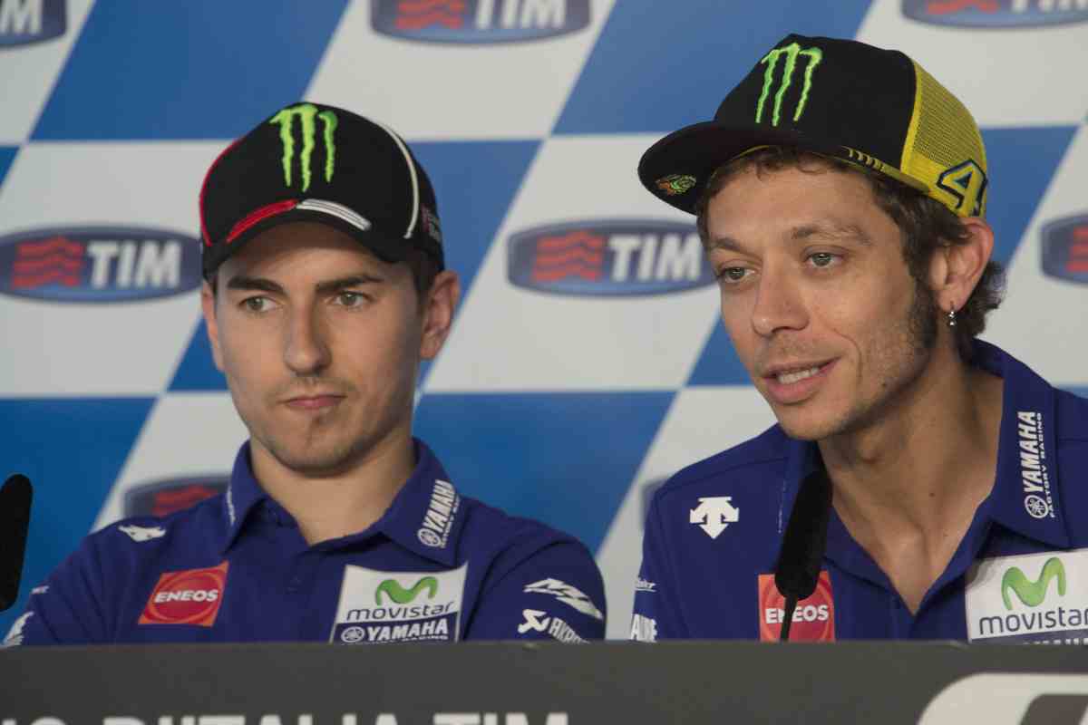 Valentino Rossi e Jorge Lorenzo nel 2015 (foto di Mirco Lazzari gp/Getty Images)