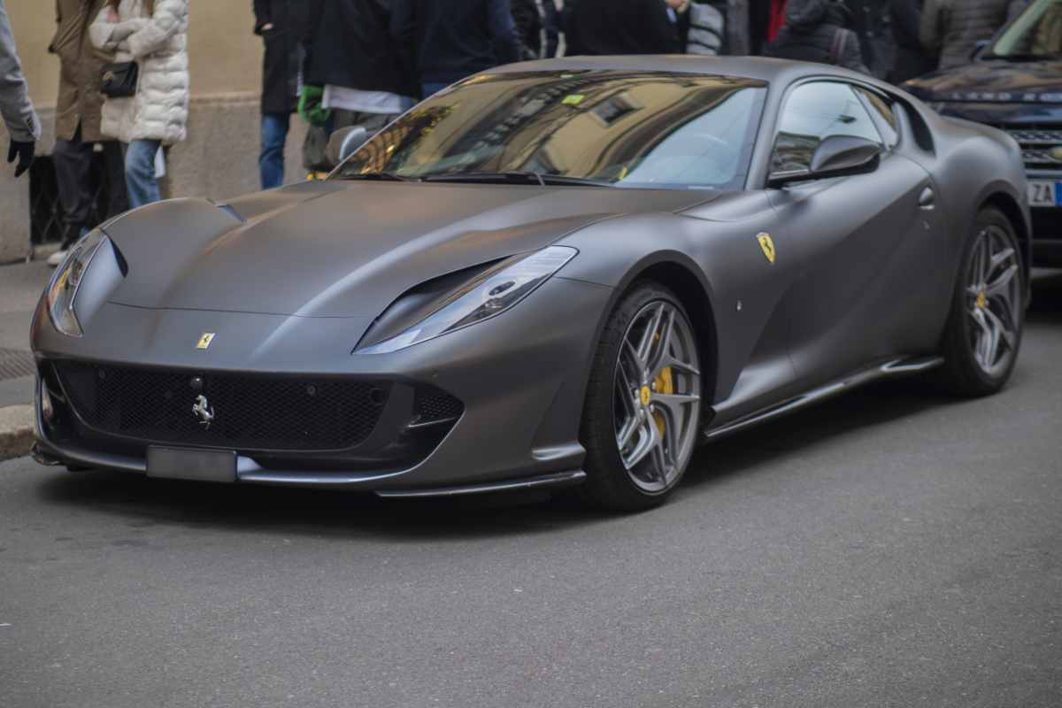 Ferrari 812 Superfast (AdobeStock)