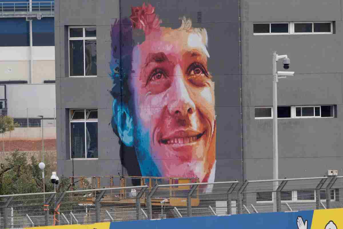 Il murales dedicato a Valentino Rossi a Valencia (foto di Mirco Lazzari gp/Getty Images)