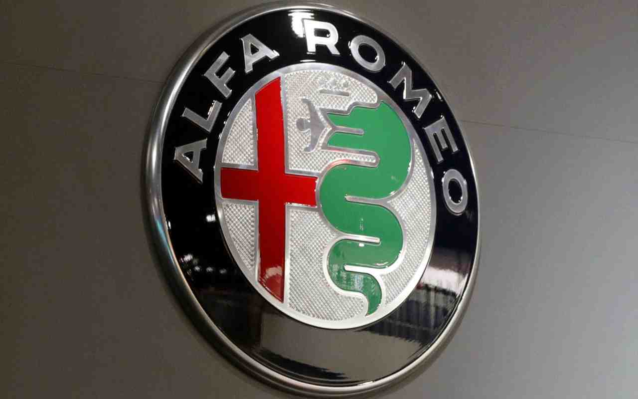Lo stemma Alfa Romeo (foto Ansa)