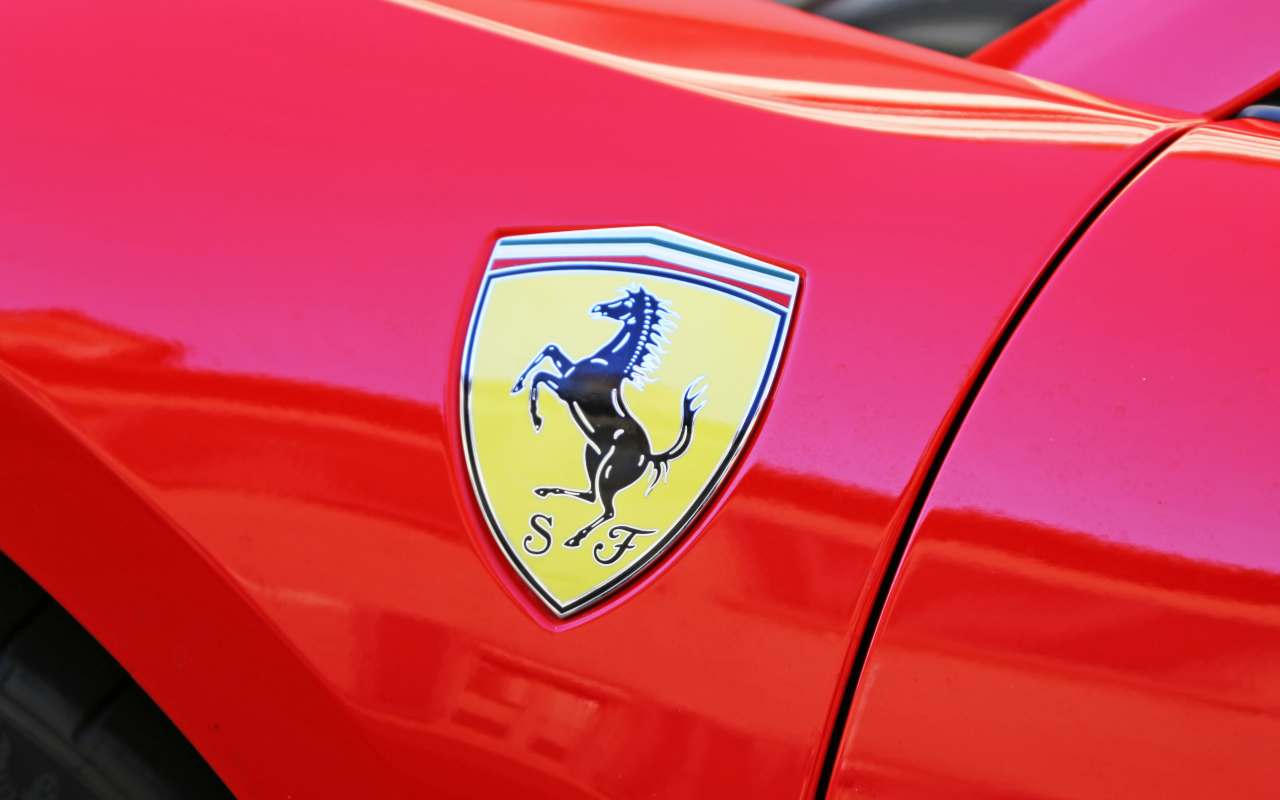 Ferrari (AdobeStock)