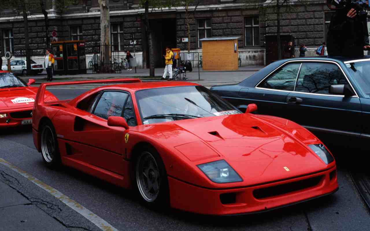 Ferrari F40 (AdobeStock)