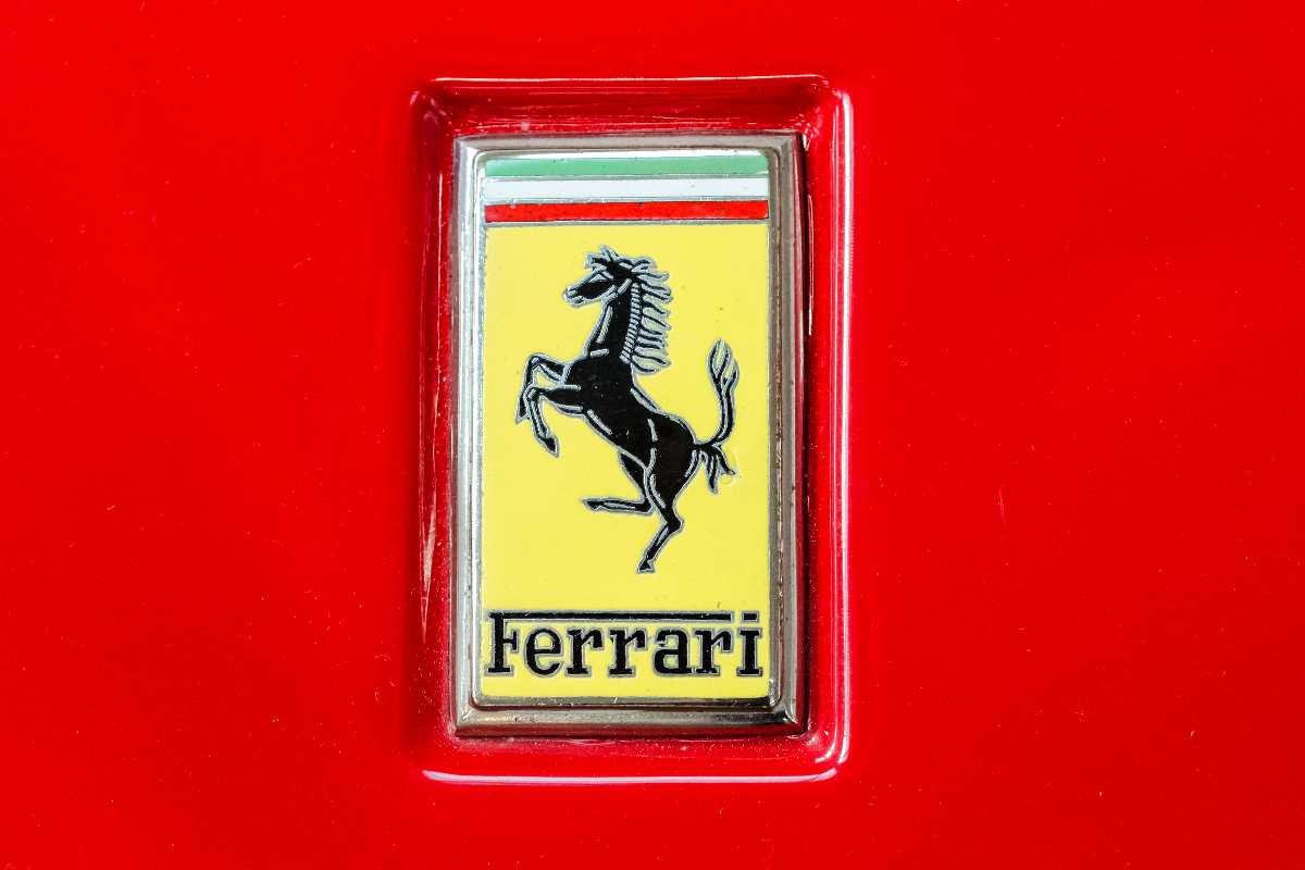 Ferrari Logo (Adobestock)