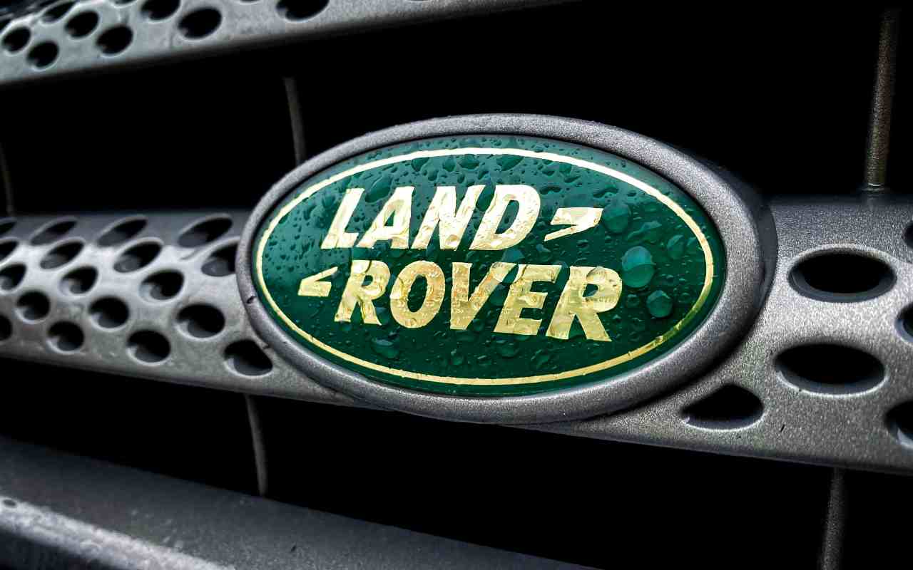 Land Rover (AdobeStock)
