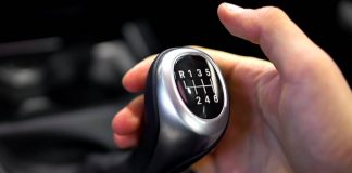 Cambio automatico o manuale (AdobeStock)