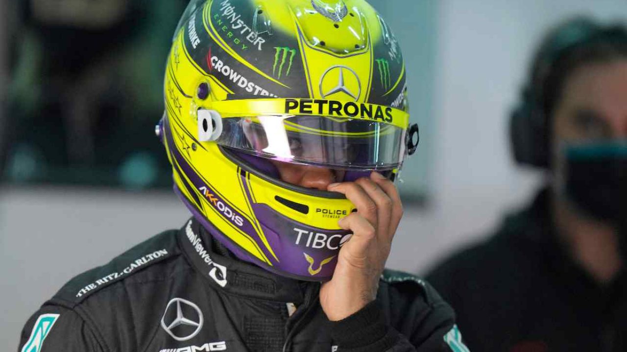 Quanto costa il casco di Lewis Hamilton? Ecco la cifra incredibile