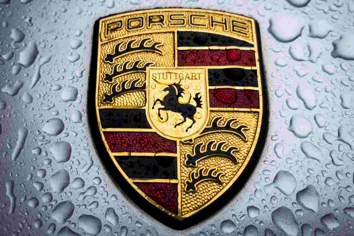 Porsche Logo (Adobe Stock)