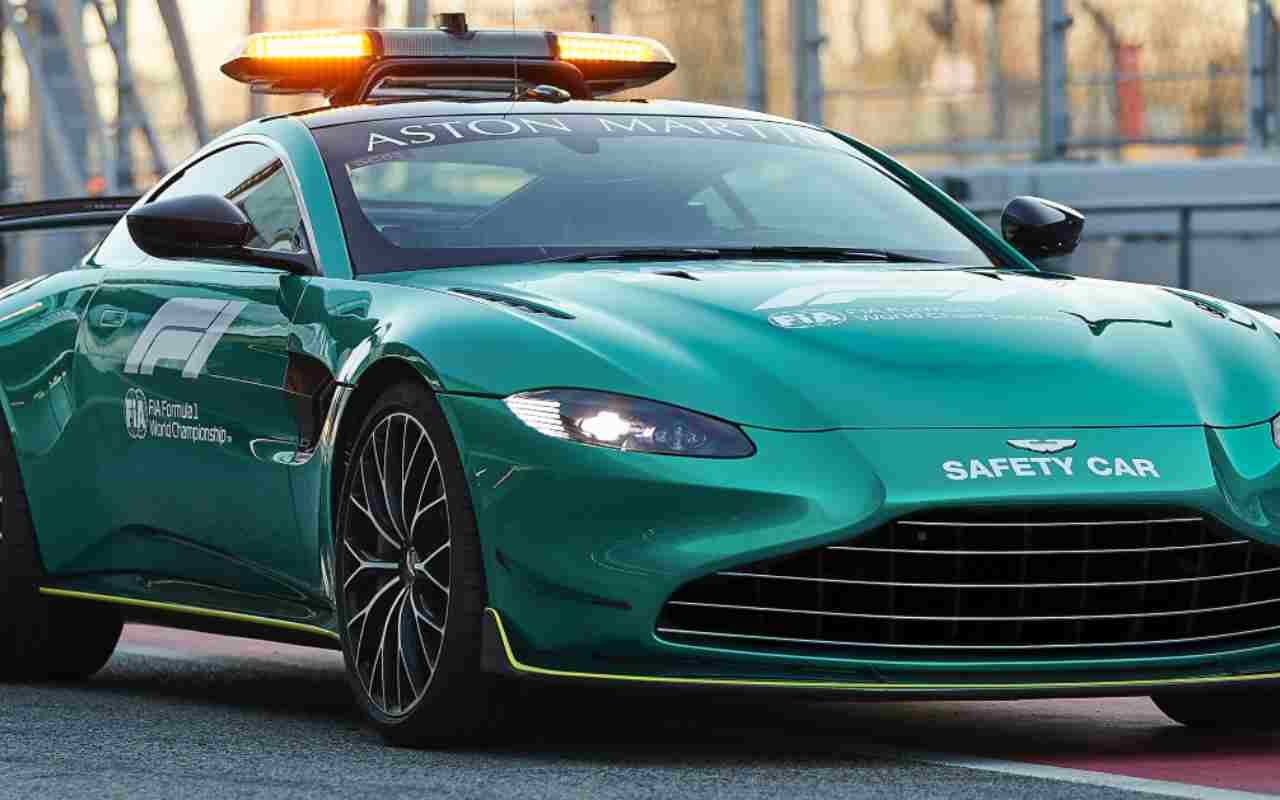 F1, Safety Car Aston Martin (FIA Twitter)