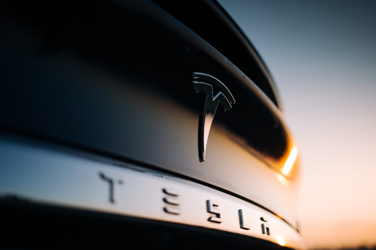 Tesla Logo (Adobe Stock)