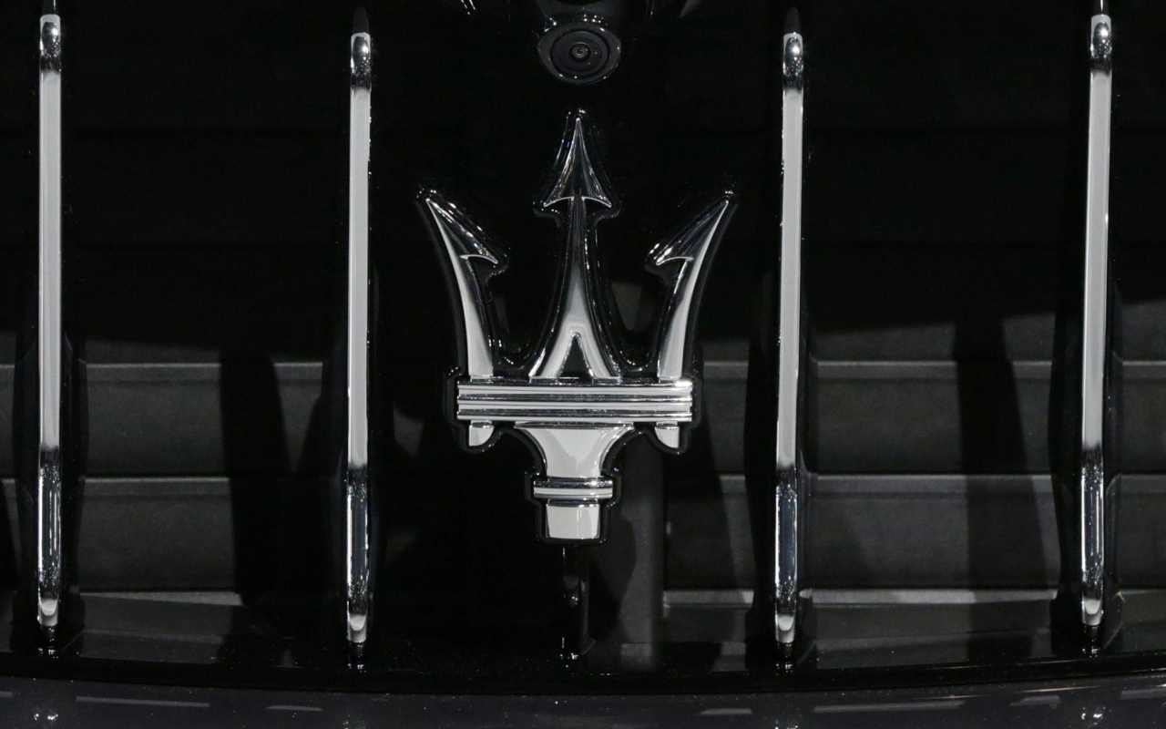 Il logo Maserati (ANSA)