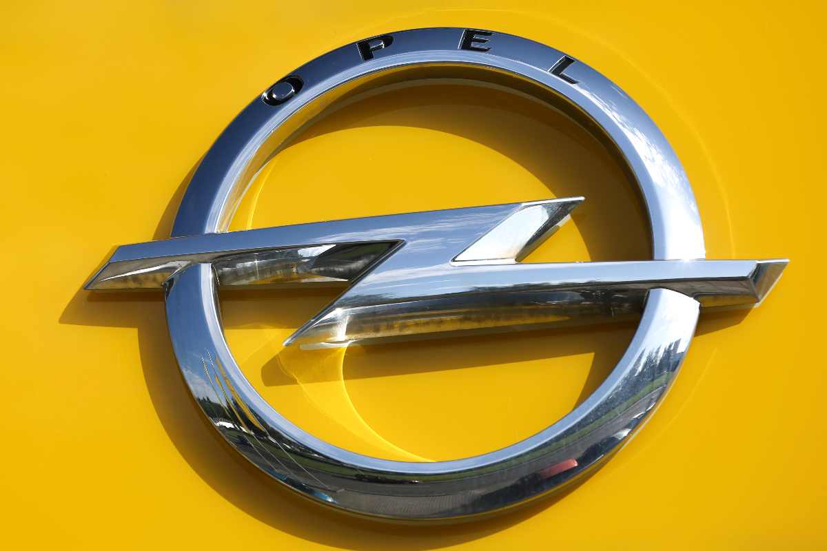 Opel Logo (Adobe Stock)