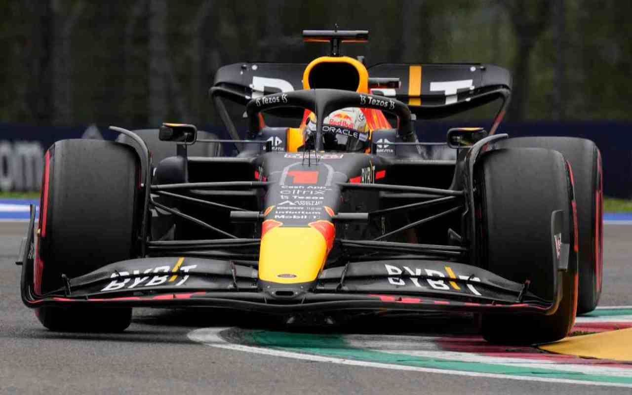 Red Bull RB18 (LaPresse)