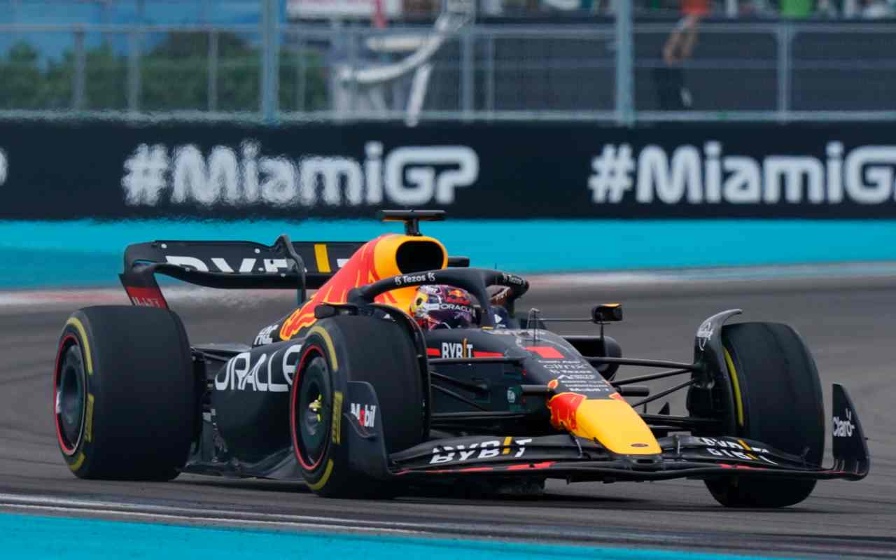 Red Bull RB18 (LaPresse)