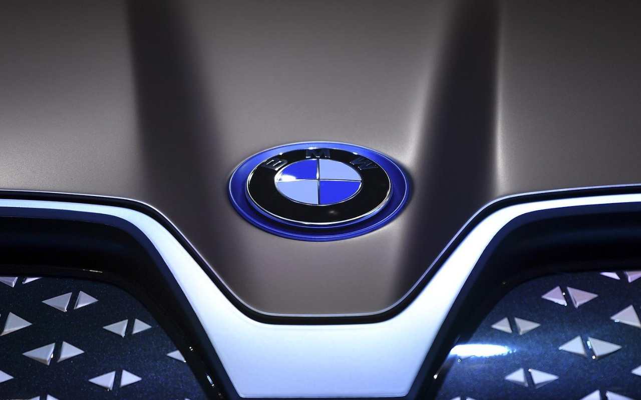Il logo BMW (ANSA)