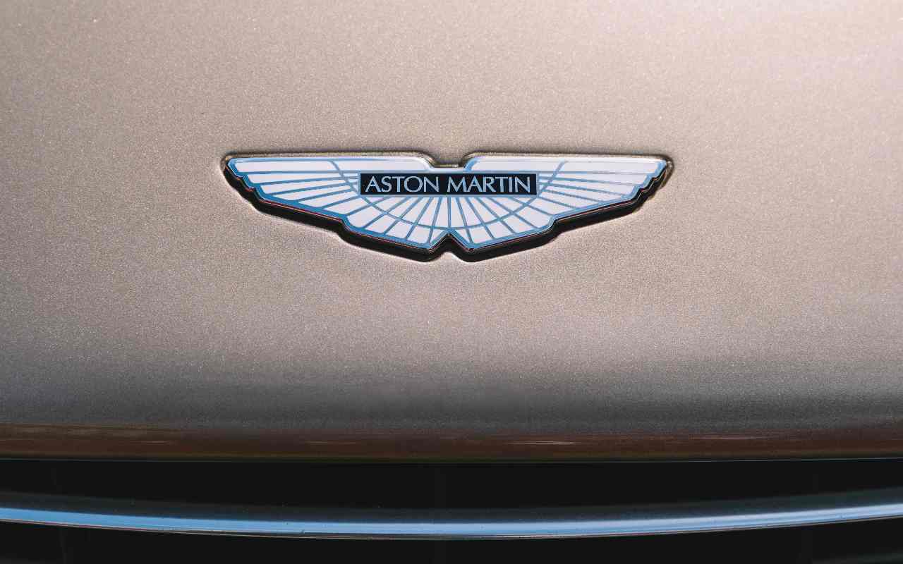 Aston Martin Logo (Adobe Stock)