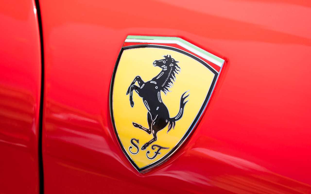 Ferrari Logo (Adobe Stock)