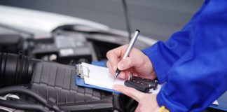 Revisione Auto (AdobeStock)