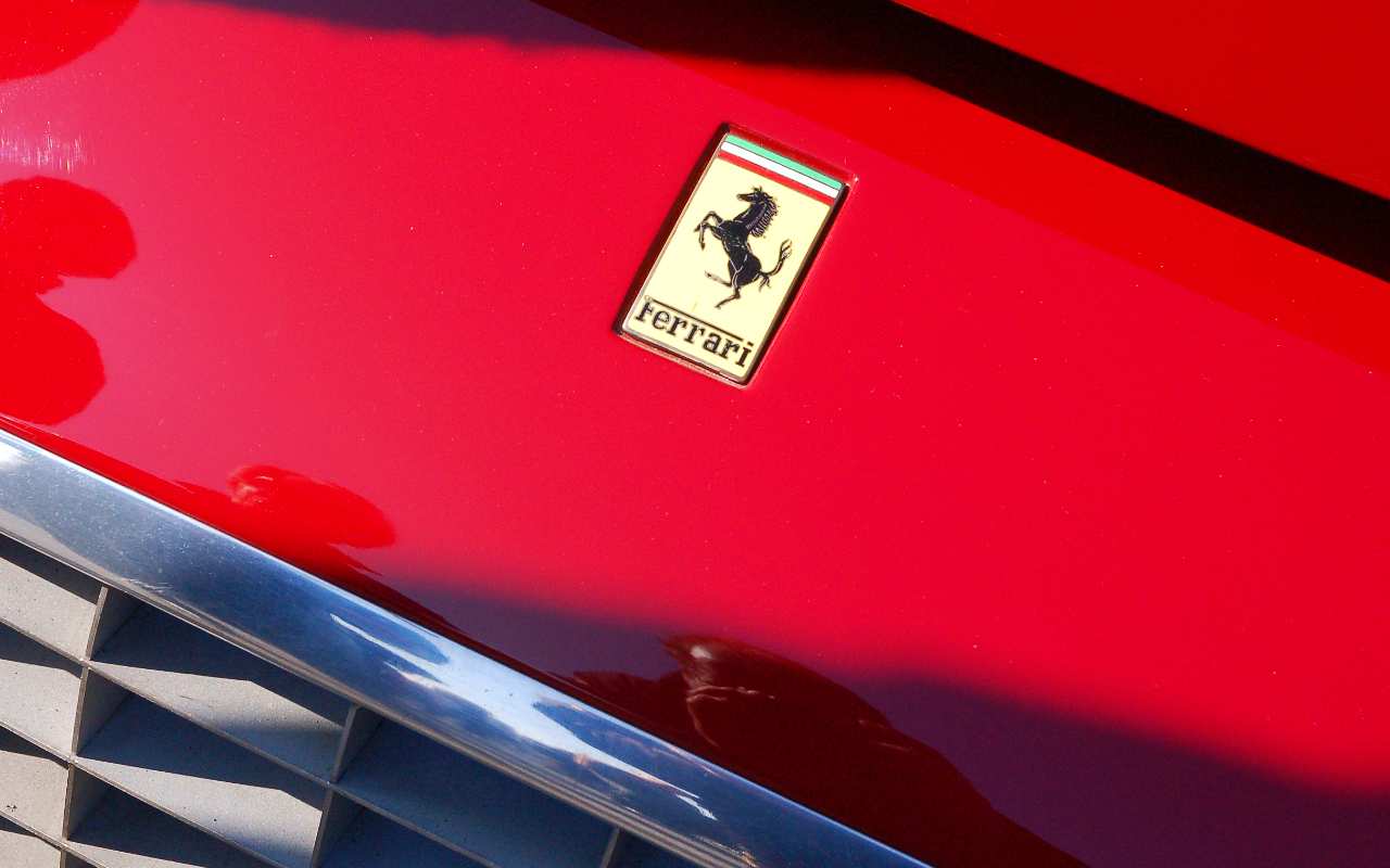 Ferrari Logo (Adobe Stock)