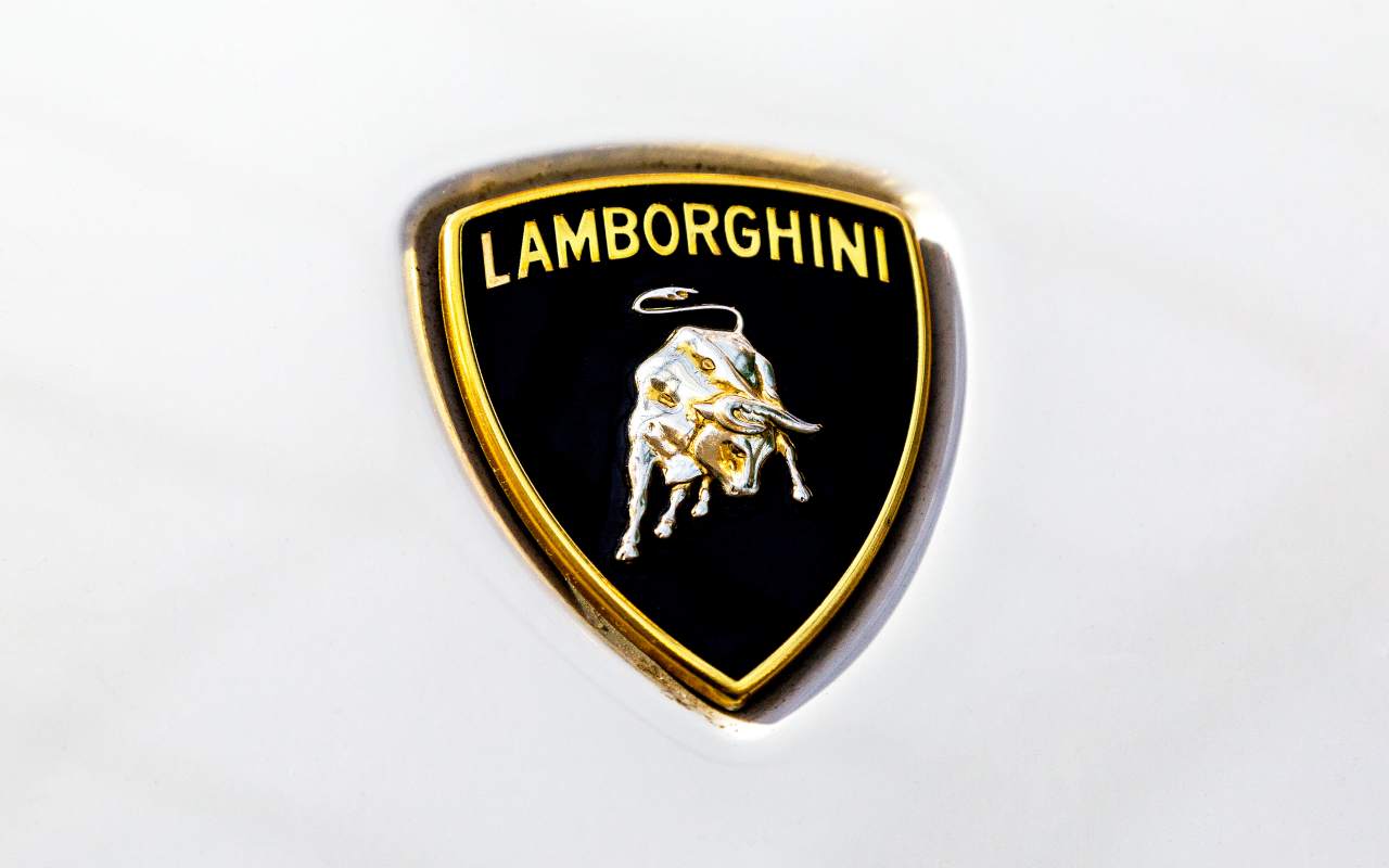 Lamborghini (Adobe Stock)