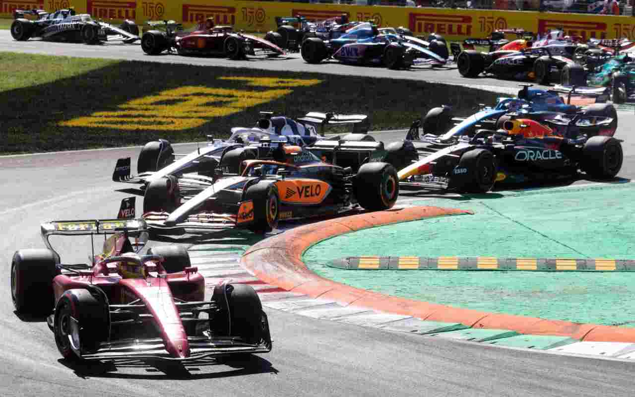 F1, La partenza del Gp d'Italia (ANSA)