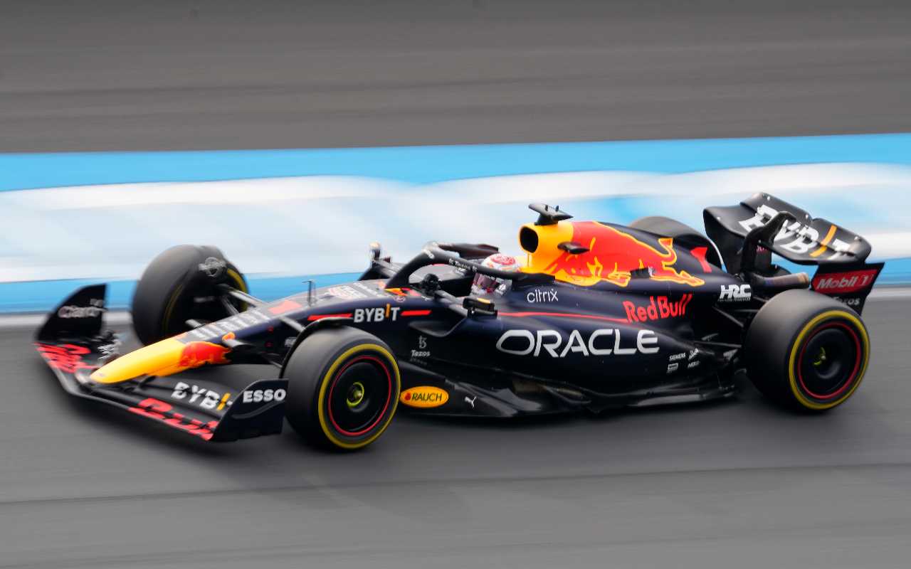 Red Bull RB18 (LaPresse)