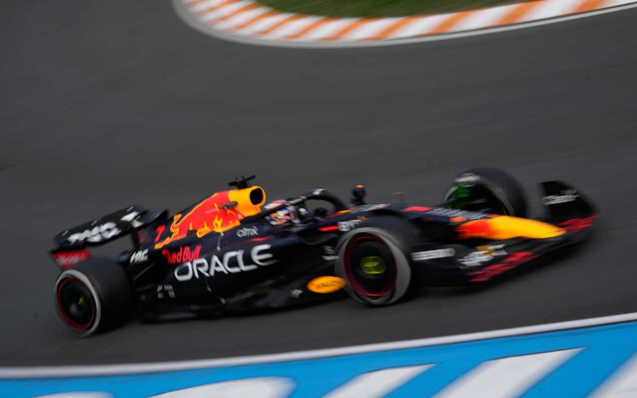 Red Bull RB18 (LaPresse)