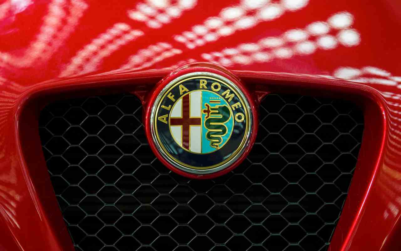 Alfa Romeo Logo (Adobe Stock)