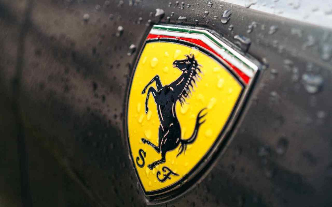 Ferrari (Adobe Stock)