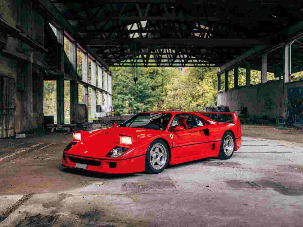 Ferrari F40 (RM Sotheby's)