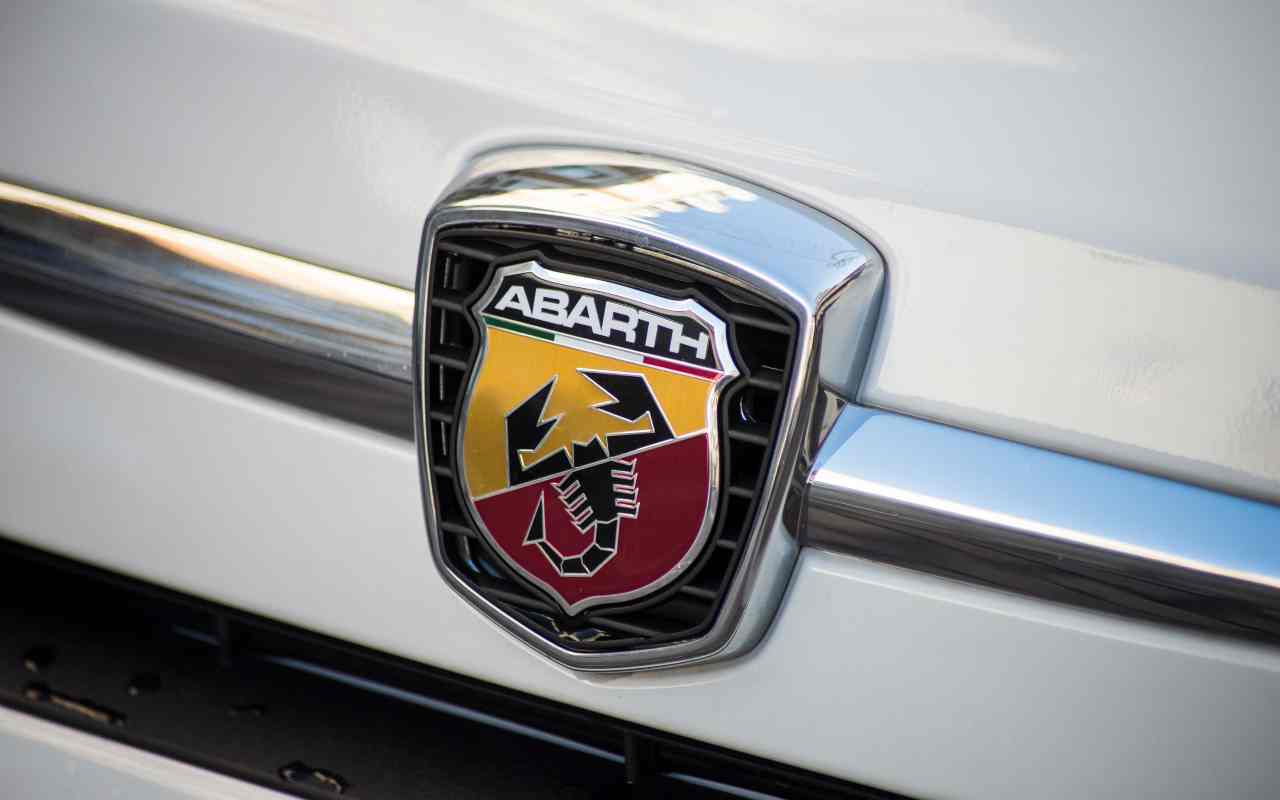 Fiat 500 Abarth (AdobeStock)