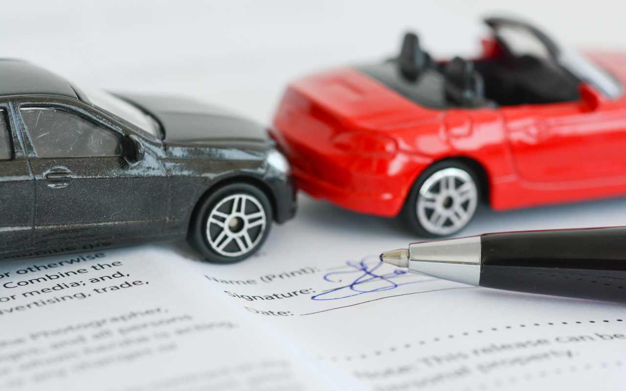 Risarcimento diretto assicurazione auto (AdobeStock)