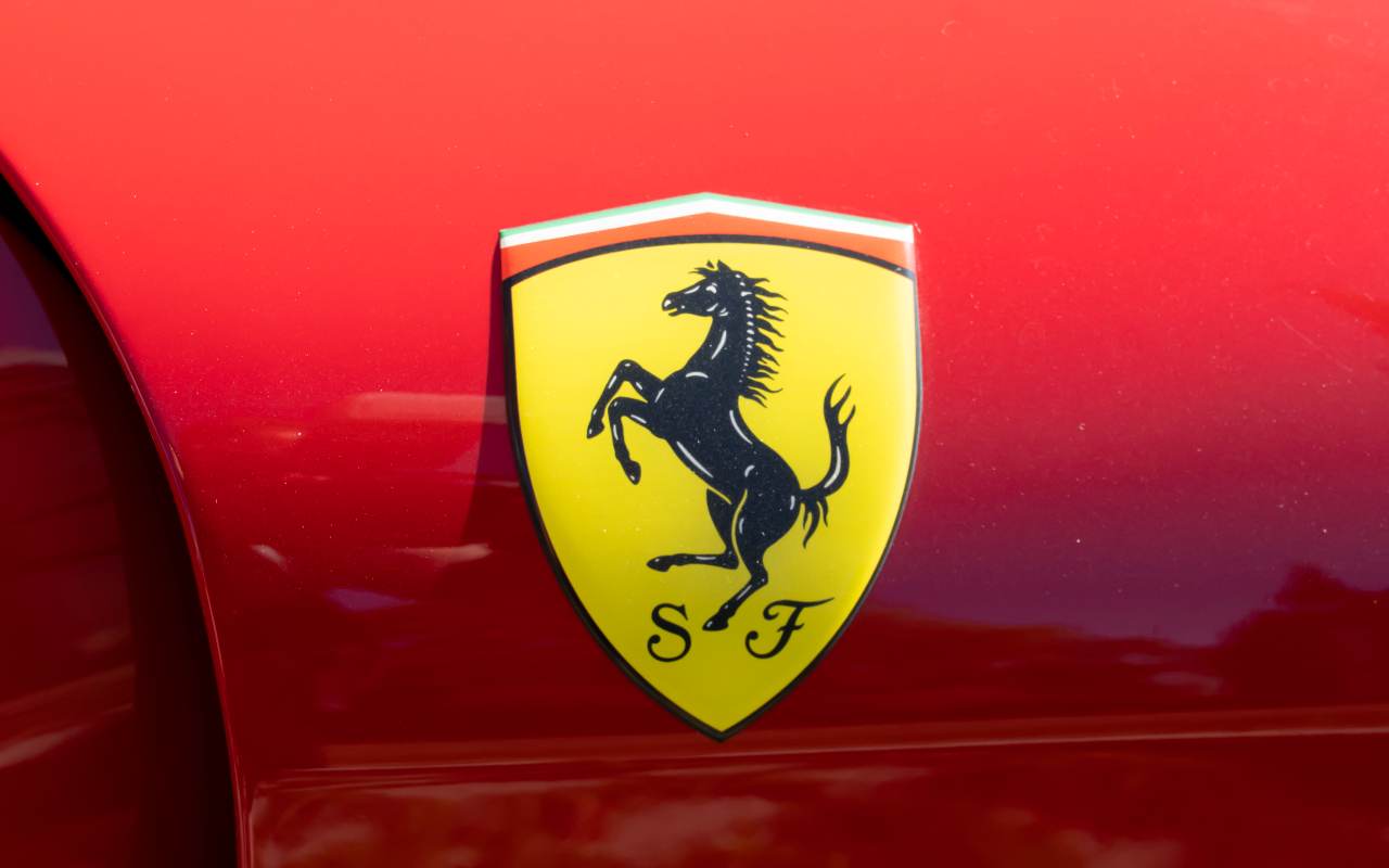 Ferrari Logo (Adobe Stock)