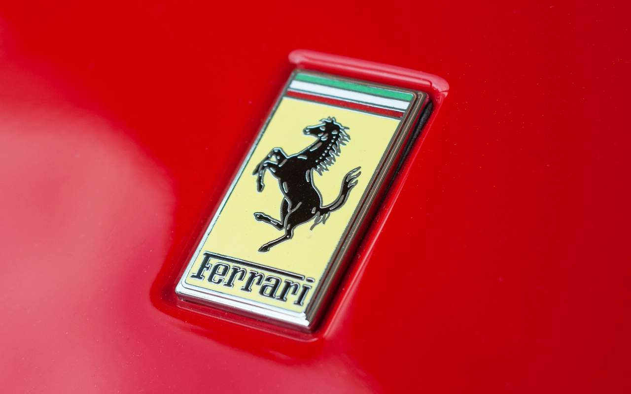 Ferrari Logo (Adobe Stock)