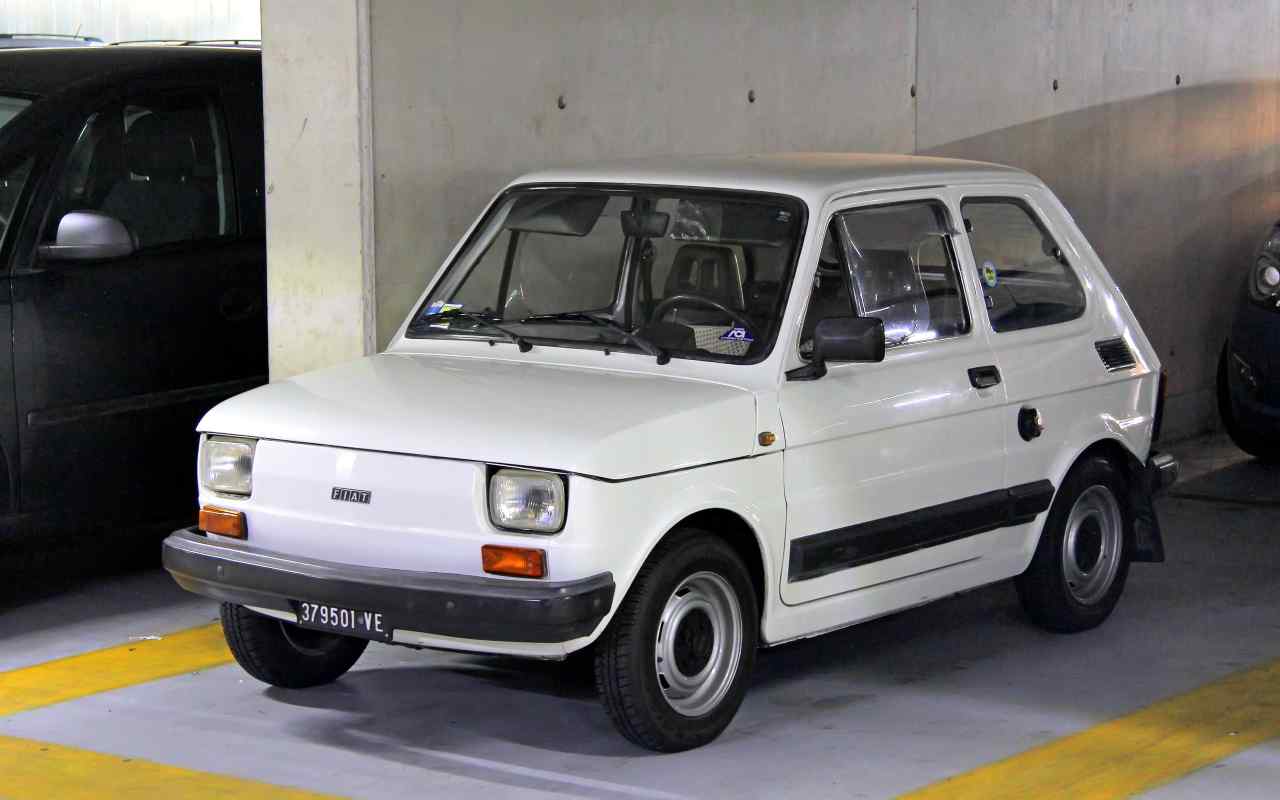 Fiat 126 (AdobeStock)