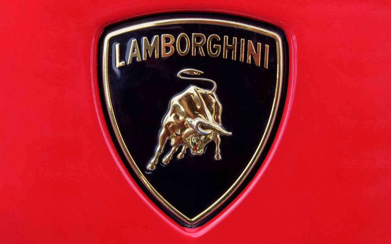 Lamborghini Urus (AdobeStock)
