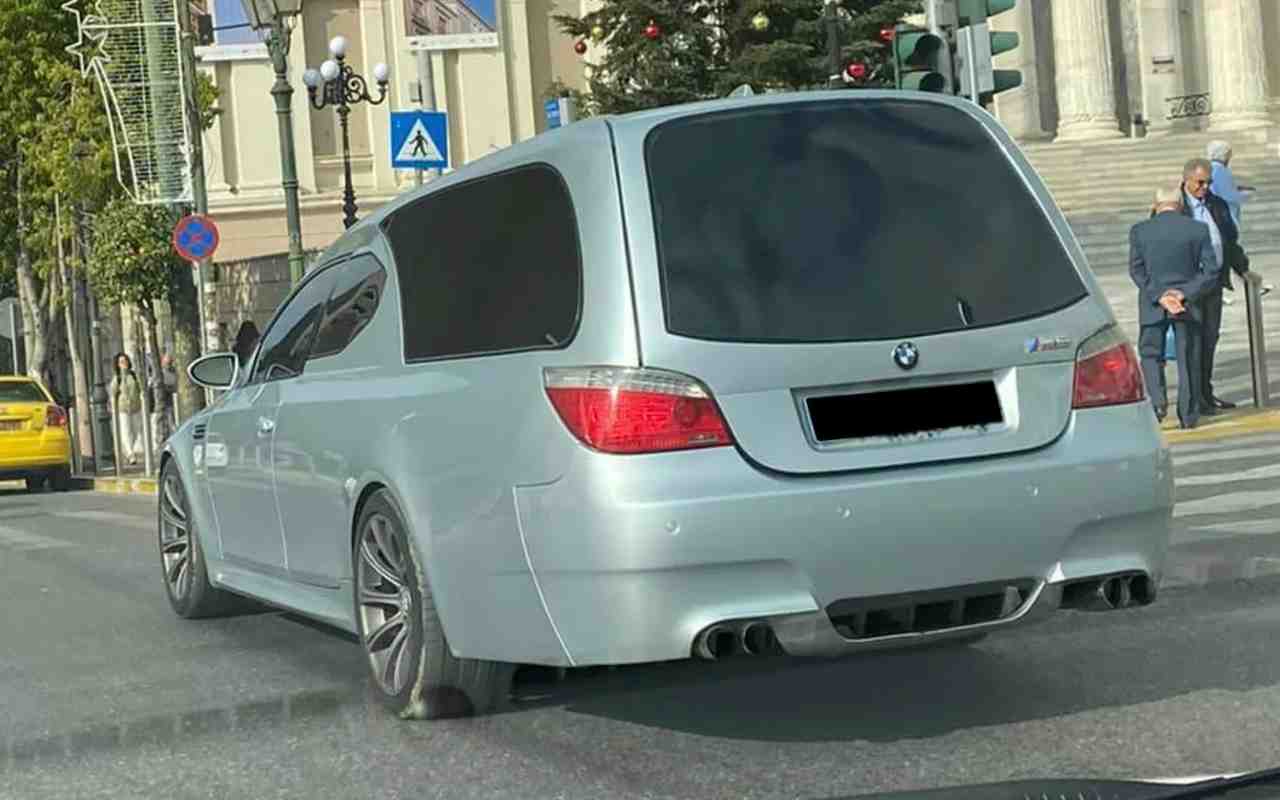 BMW M5 (Facebook)