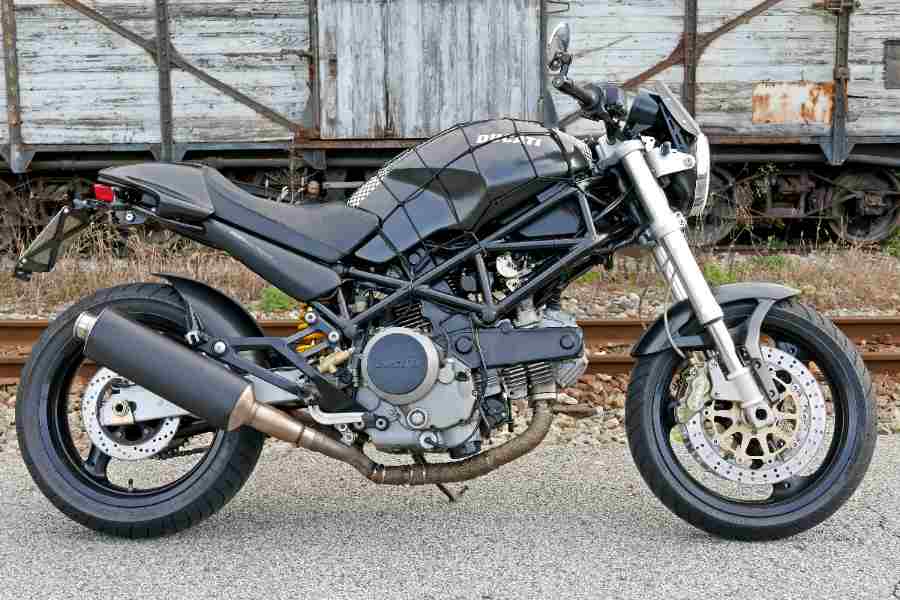 Ducati Monster (Adobe Stock)