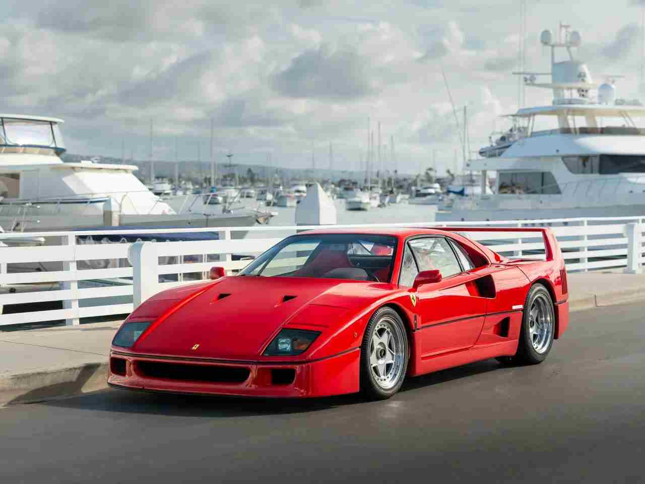 Ferrari F40 (RM Sotheby's)