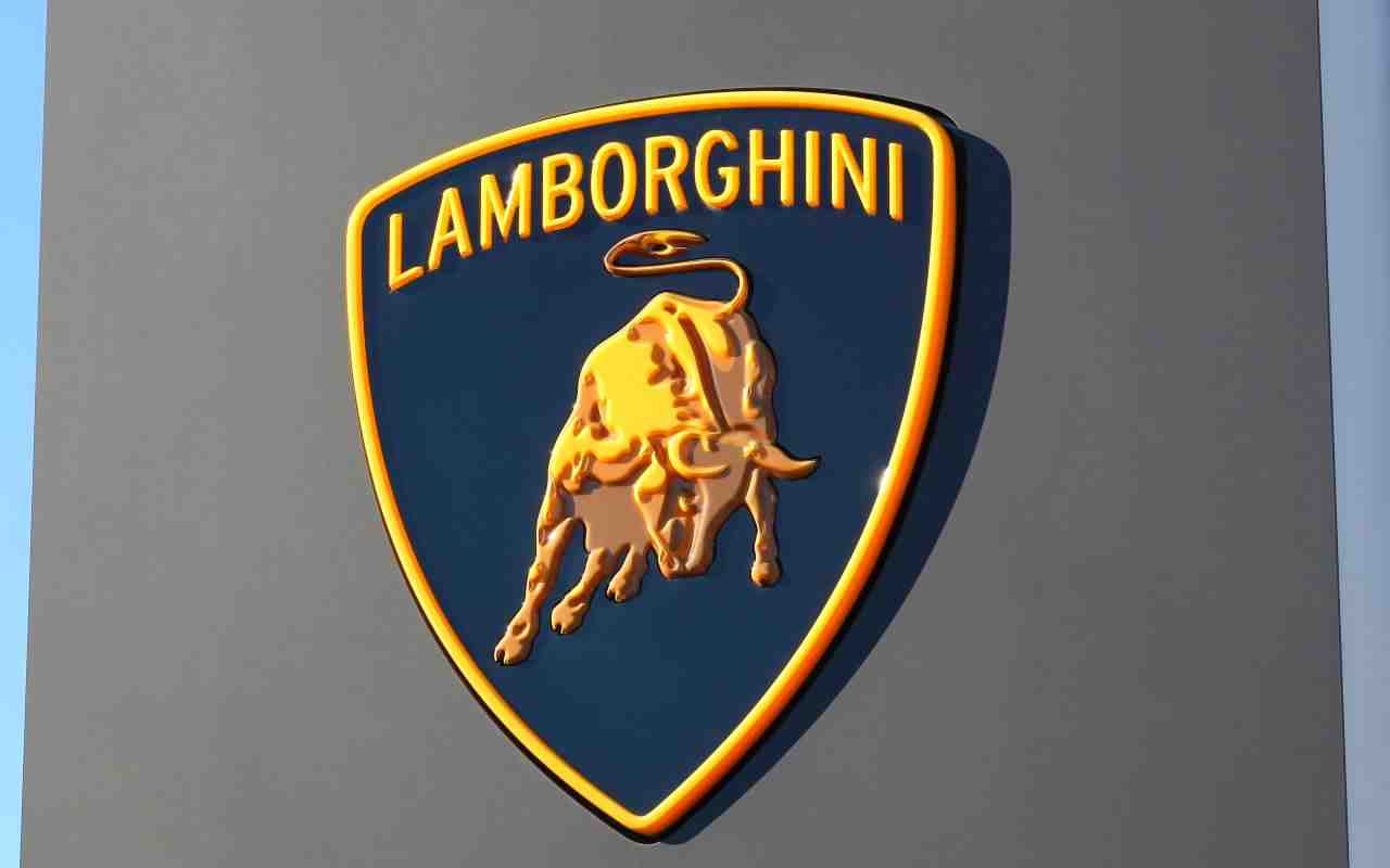 Il logo della Lamborghini (Adobe Stock)