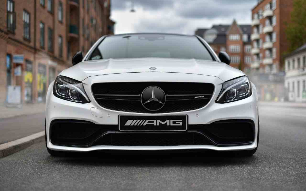 Mercedes AMG (AdobeStock)