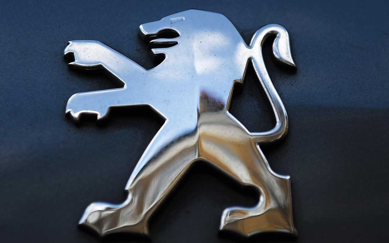 Il vecchio logo Peugeot (ANSA)