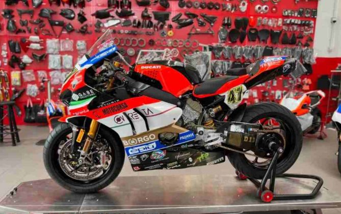 Ducati Panigale V4R SBK (Subito.it)