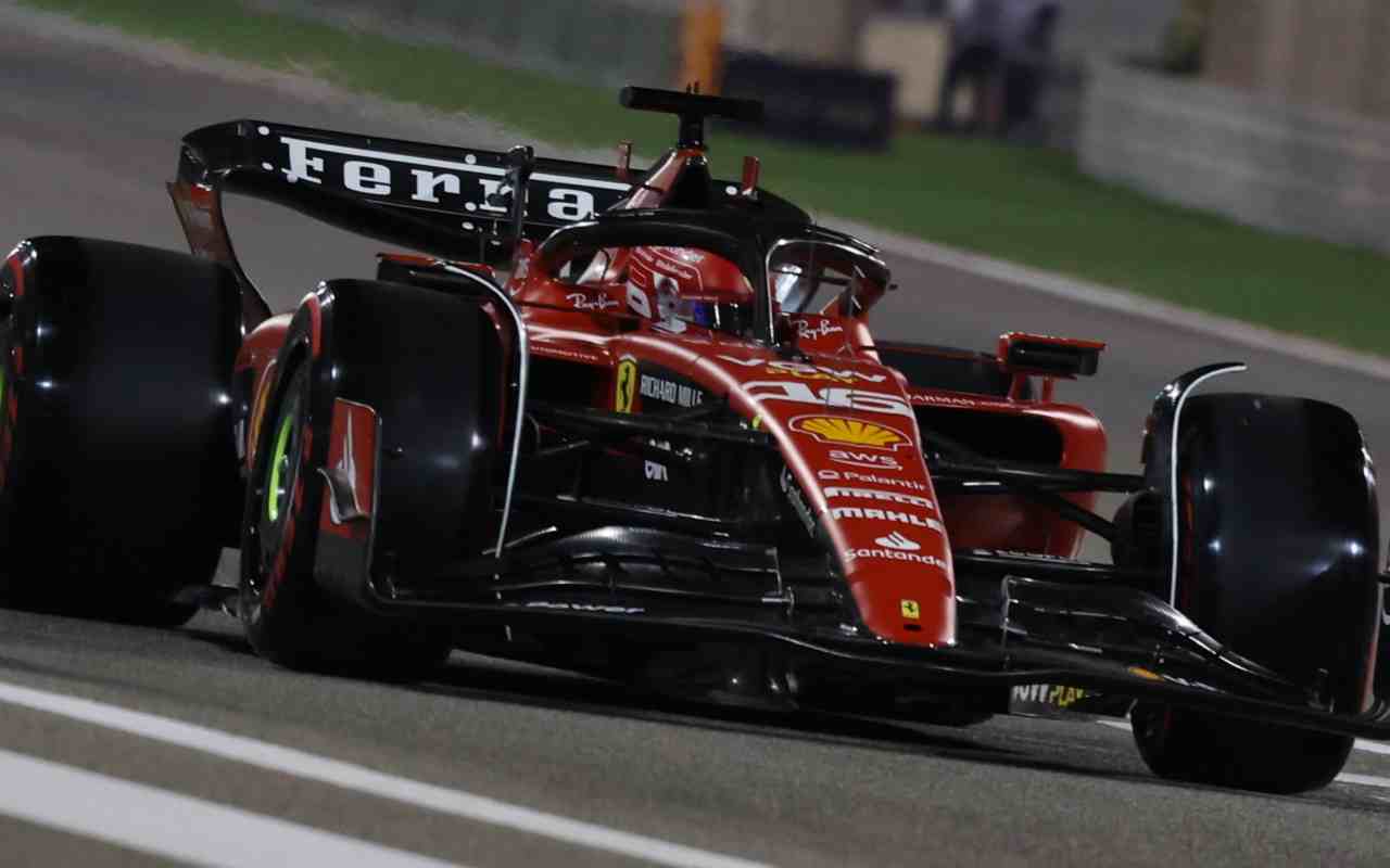 Ferrari SF-23 con Leclerc in Bahrain (ANSA)