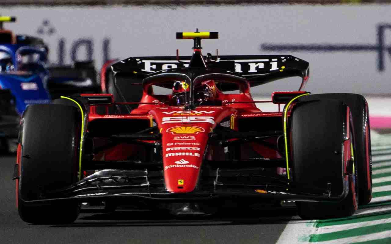 Ferrari SF-23 con Sainz a Jeddah (ANSA)